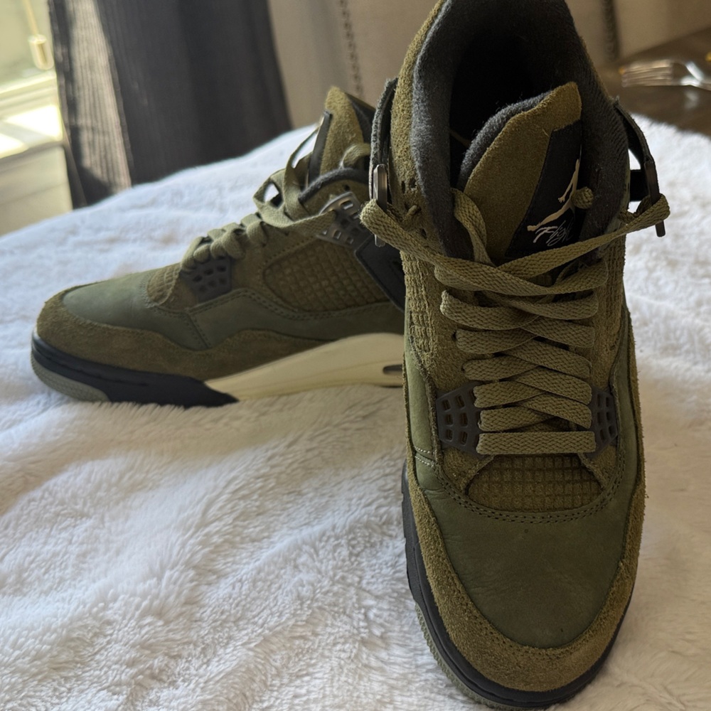 Air Jordan 4 Retro SE Craft Olive